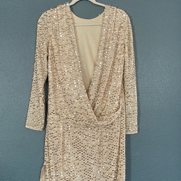 Worn 1 time. ASOS Maxi dress with open back - Picture 5 of 6